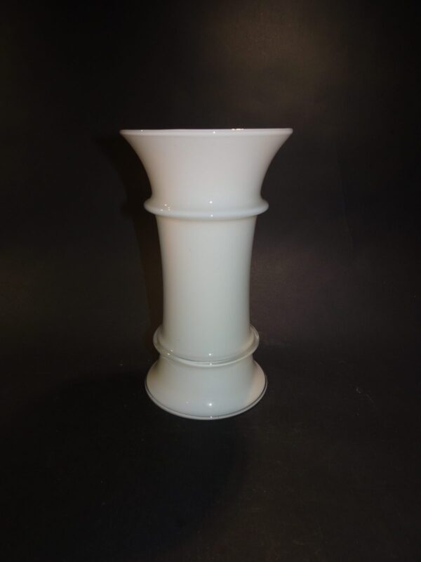 MB, hvid glas vase, Holmegaard