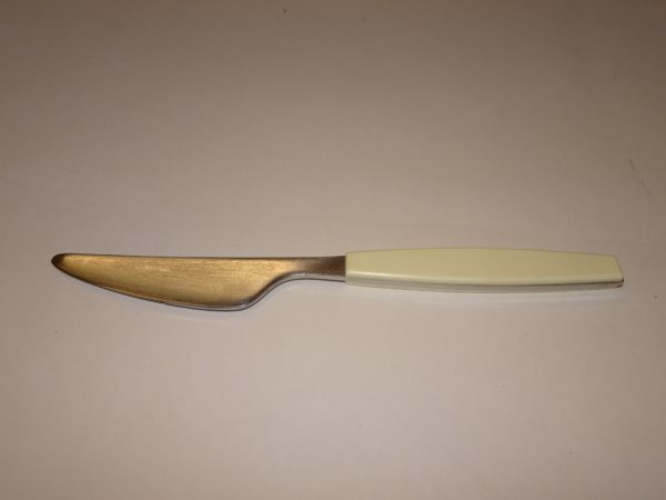 Middags kniv L: 20,5 cm, Strata hvid, Georg Jensen. Med hvidt skaft.