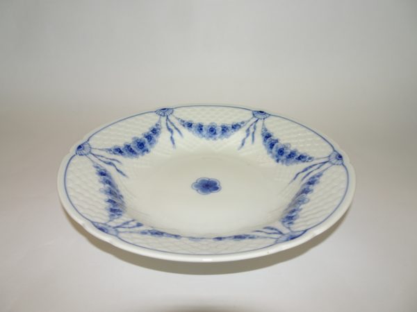 Empire, kagetallerken. Bing & Grøndahl. 1. sort., nr. 28A. Hvid tallerken med blåt