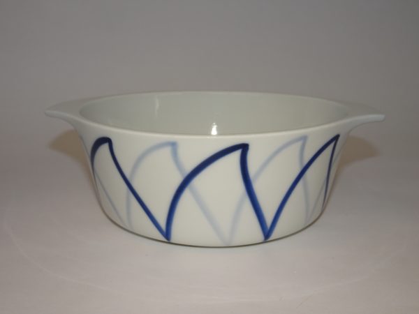 Hvid porcelæn med blå Harlekin mønster. Skål med ører D: 12,5 cm, Harlekin, Danild, Lyngby Porcelæn
