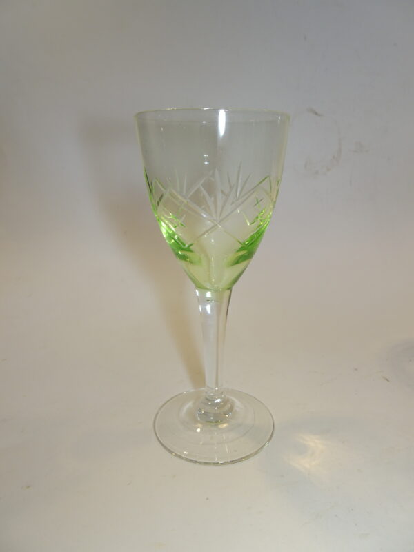 Hvidvinsglas lysegrønt, Ulla, Holmegaard. Gennemsigtigt glas.