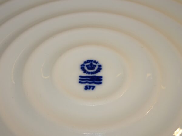 Skål i porcelæn med et hjerte, Ursula Munch-Petersen, Royal Copenhagen - Billede 2