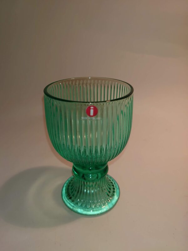 Hedvinsglas h: 10 cm i grønt glas, Viktor, Iittala