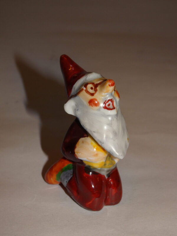 Gammel keramik nisse
