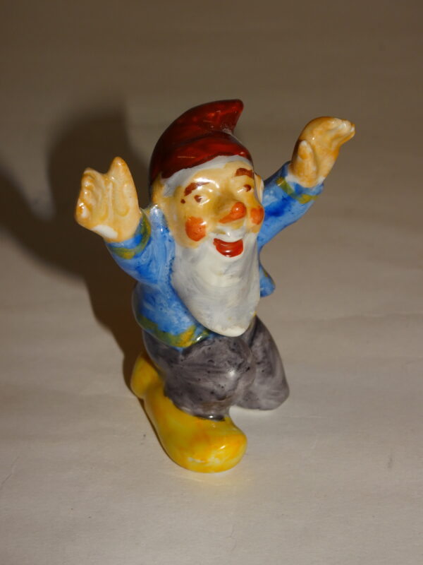 Gammel keramik nisse