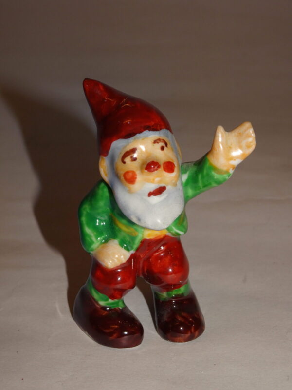 Gammel keramik nisse