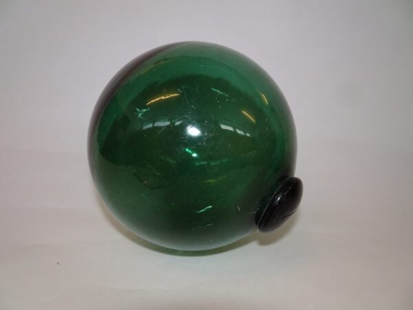 Gammel fiskekugle i grønt glas d: 13 cm
