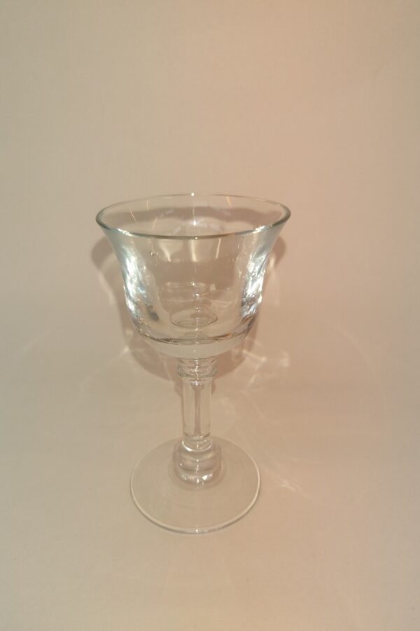 Hvidvin, Knipling, Holmegaard