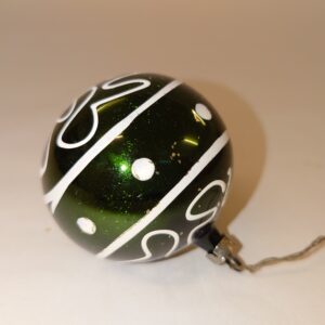 Juletræskugle i grøn og hvid, gammel