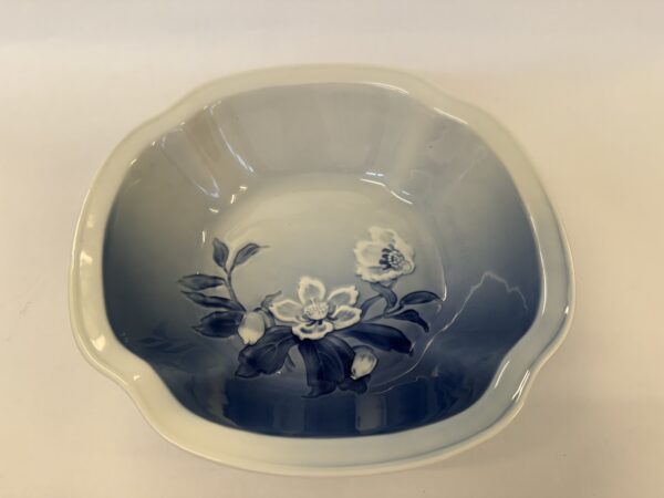 Stor kantet skål d: 25 cm 2. sort., Julerose, Bing & Grøndahl - Billede 2