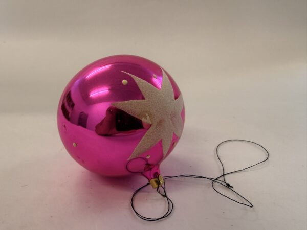 Julekugle, pink med stjerne, nyere